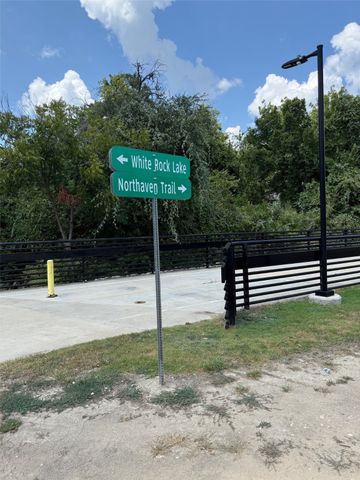 7450 Holly Hill Drive 116, Dallas, TX 75231