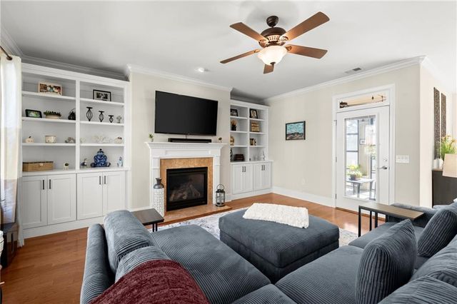 257 Somerset Circle, Woodstock, GA 30189