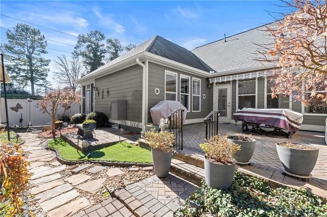 257 Somerset Circle, Woodstock, GA 30189