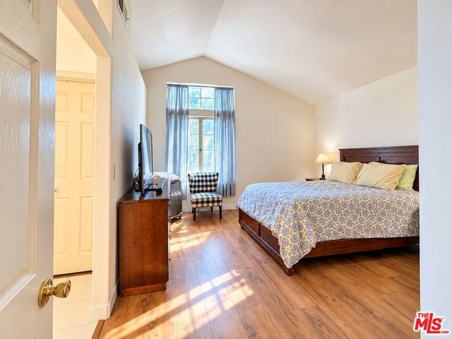 12148 Runnymede Street, North Hollywood, CA 91605
