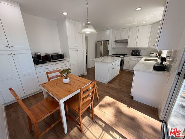 12148 Runnymede Street, North Hollywood, CA 91605
