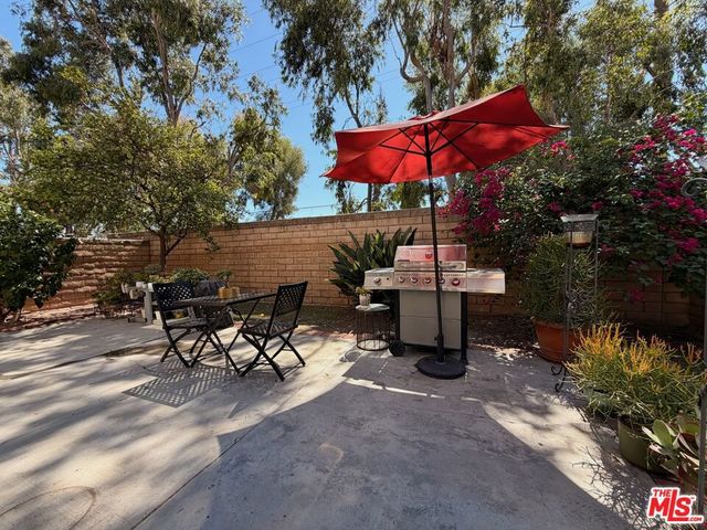 12148 Runnymede Street, North Hollywood, CA 91605