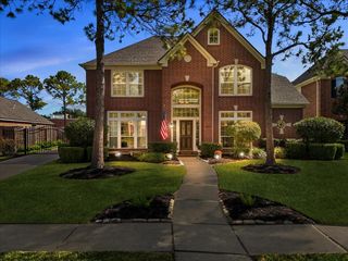 105 Pelican Court, League City, TX 77573