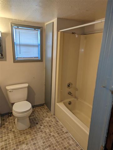 222 W Highland Street, Shawnee, OK 74801