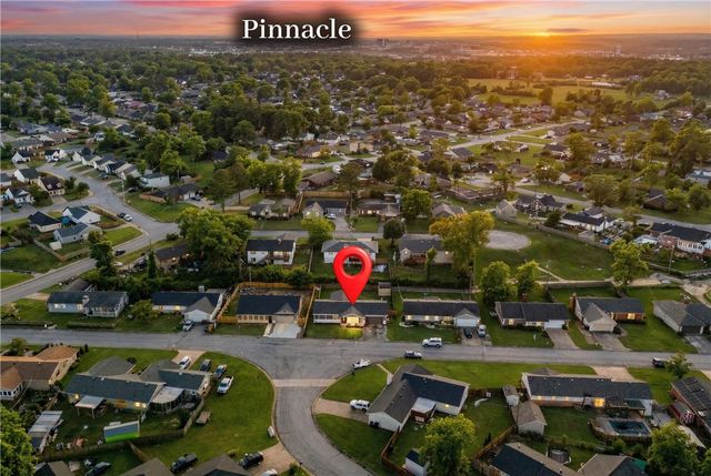 924 S 25th Street, Rogers, AR 72758