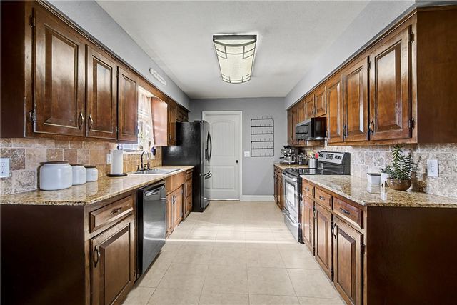 924 S 25th Street, Rogers, AR 72758