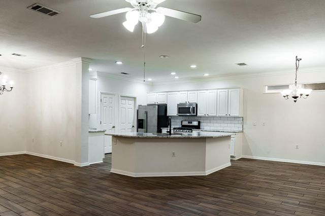 124 Dewberry DR, Georgetown, TX 78633