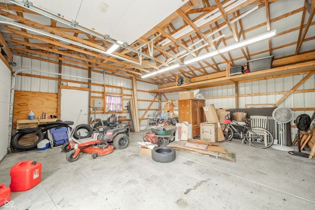 610 E 1000 N, Fortville, IN 46040