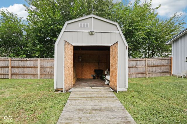 610 E 1000 N, Fortville, IN 46040