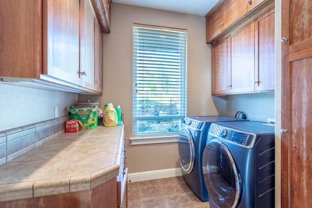 7775 Muletown Road, Redding, CA 96001