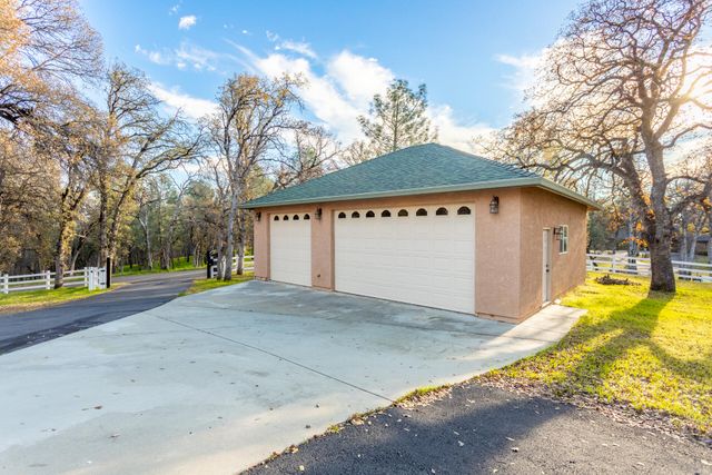 7775 Muletown Road, Redding, CA 96001