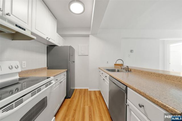 333 Grand Avenue 2N, Palisades Park, NJ 07650
