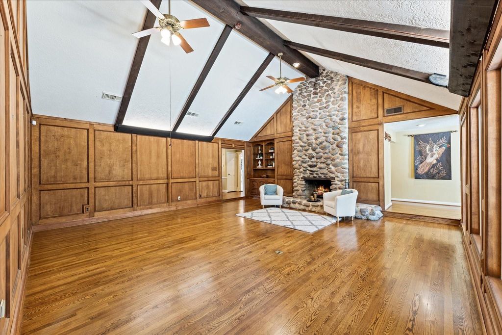 Image 11 of property listing at 29710 Running Deer Drive, Tomball, TX 77375