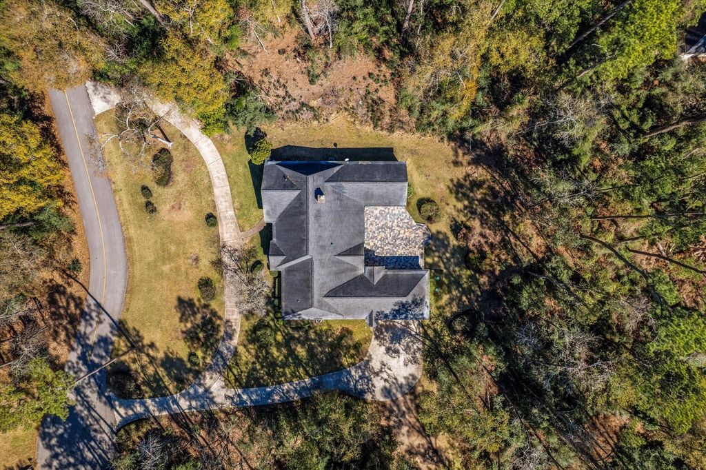 Image 2 of property listing at 29710 Running Deer Drive, Tomball, TX 77375