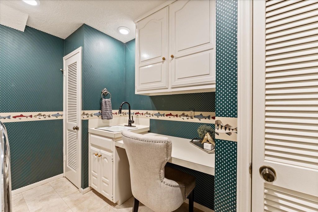 Image 24 of property listing at 29710 Running Deer Drive, Tomball, TX 77375