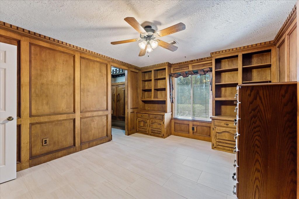 Image 26 of property listing at 29710 Running Deer Drive, Tomball, TX 77375