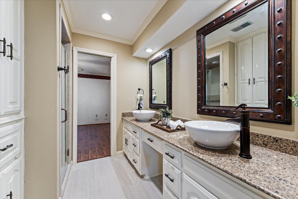 Image 36 of property listing at 29710 Running Deer Drive, Tomball, TX 77375