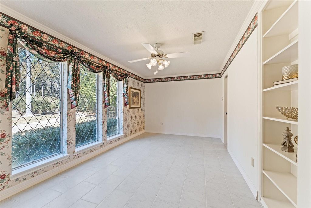 Image 37 of property listing at 29710 Running Deer Drive, Tomball, TX 77375