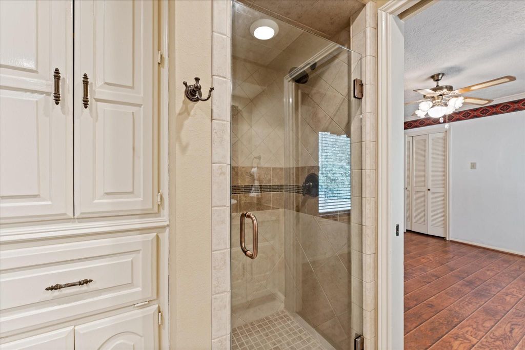 Image 38 of property listing at 29710 Running Deer Drive, Tomball, TX 77375