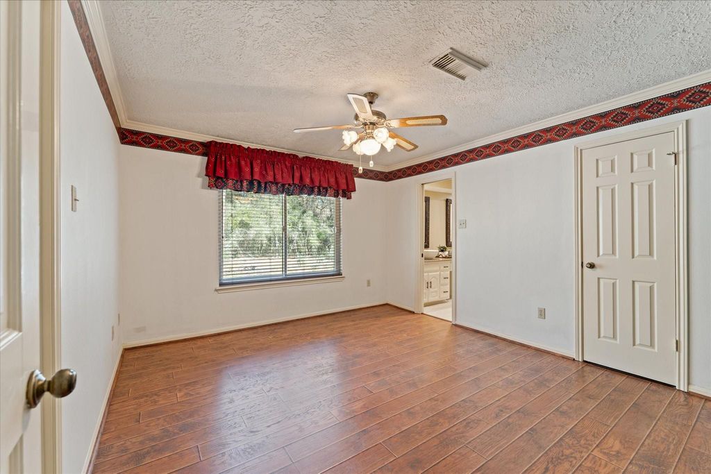 Image 39 of property listing at 29710 Running Deer Drive, Tomball, TX 77375