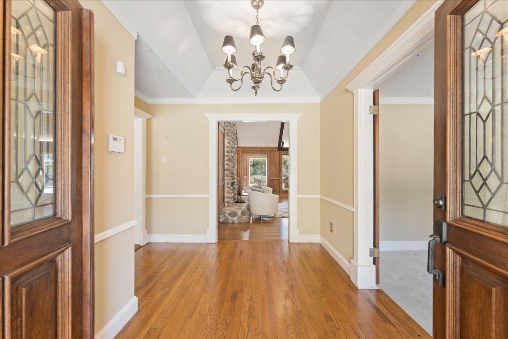 Image 5 of property listing at 29710 Running Deer Drive, Tomball, TX 77375