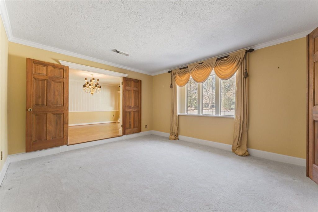 Image 7 of property listing at 29710 Running Deer Drive, Tomball, TX 77375