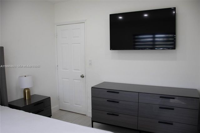 295 NE 150th Street, Miami, FL 33161