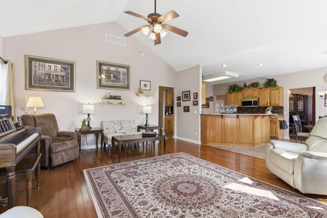 24 Lands End, Kimberling City, MO 65686