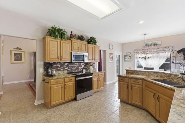 24 Lands End, Kimberling City, MO 65686