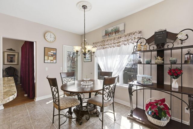 24 Lands End, Kimberling City, MO 65686