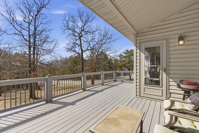 24 Lands End, Kimberling City, MO 65686