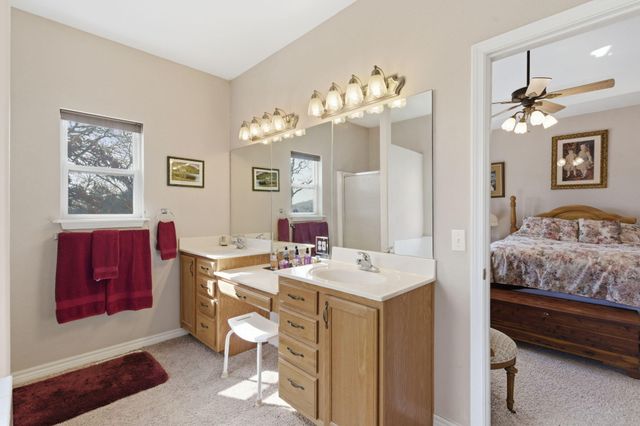 24 Lands End, Kimberling City, MO 65686