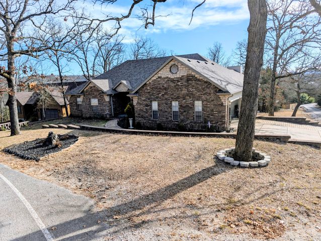 24 Lands End, Kimberling City, MO 65686