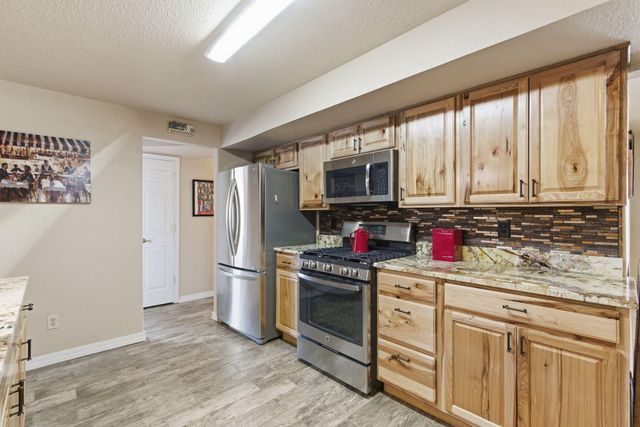 24 Lands End, Kimberling City, MO 65686