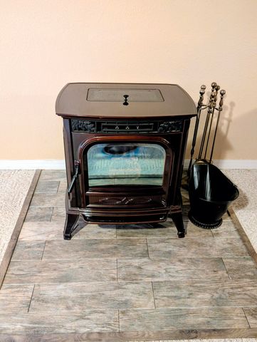 24 Lands End, Kimberling City, MO 65686