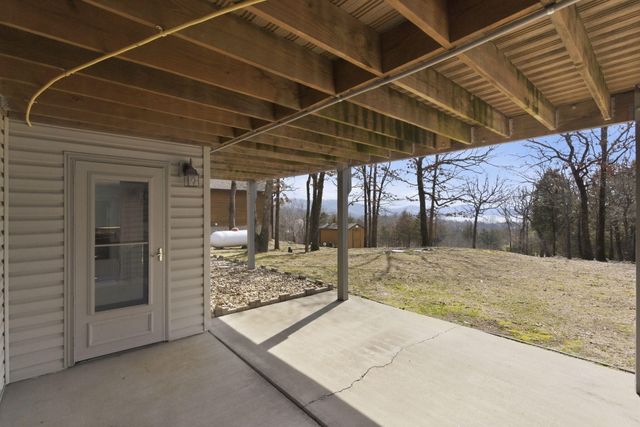 24 Lands End, Kimberling City, MO 65686