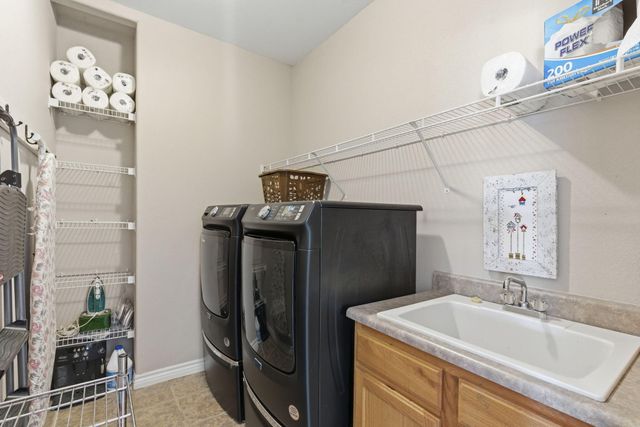 24 Lands End, Kimberling City, MO 65686