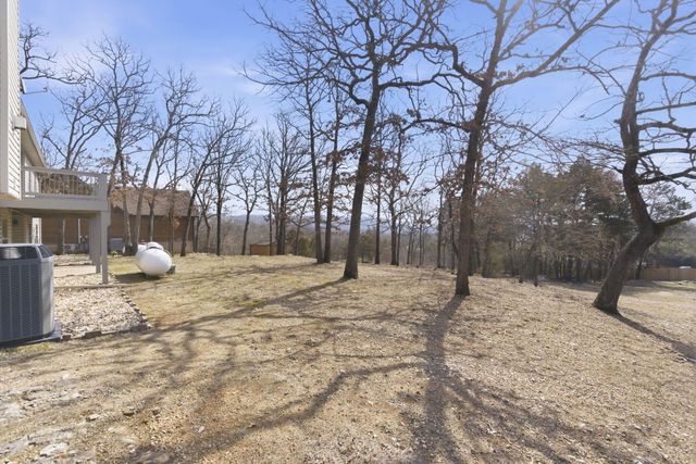 24 Lands End, Kimberling City, MO 65686