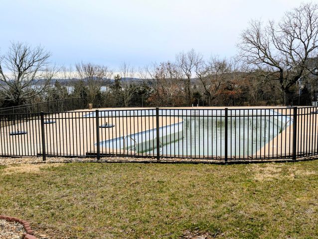 24 Lands End, Kimberling City, MO 65686