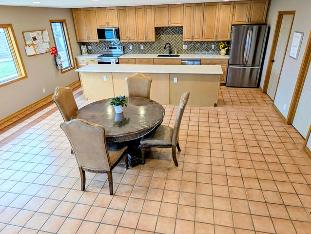 24 Lands End, Kimberling City, MO 65686