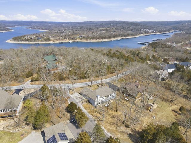 24 Lands End, Kimberling City, MO 65686