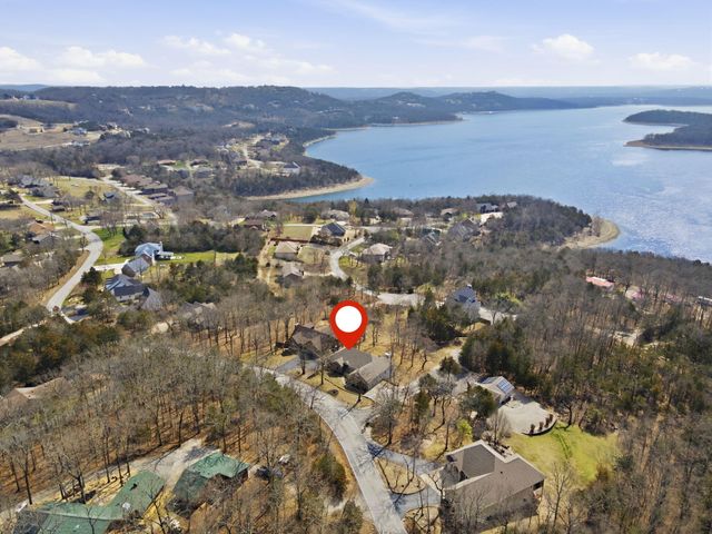 24 Lands End, Kimberling City, MO 65686