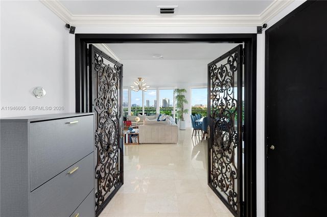 19955 NE 38th Ct 1101, Aventura, FL 33180