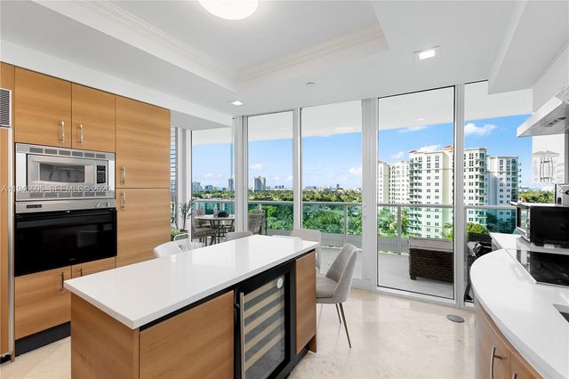 19955 NE 38th Ct 1101, Aventura, FL 33180