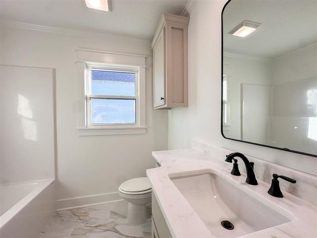 3202 Hodges Street, Lake Charles, LA 70601