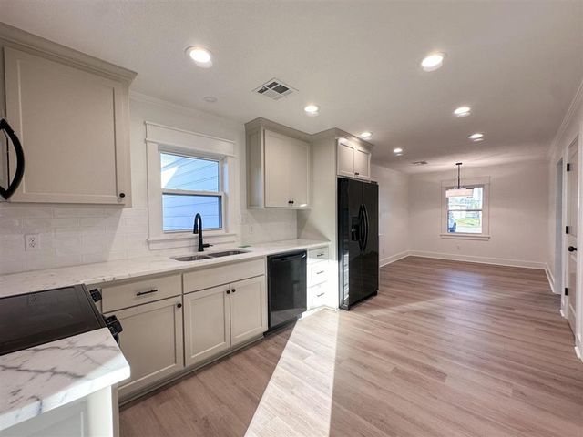3202 Hodges Street, Lake Charles, LA 70601