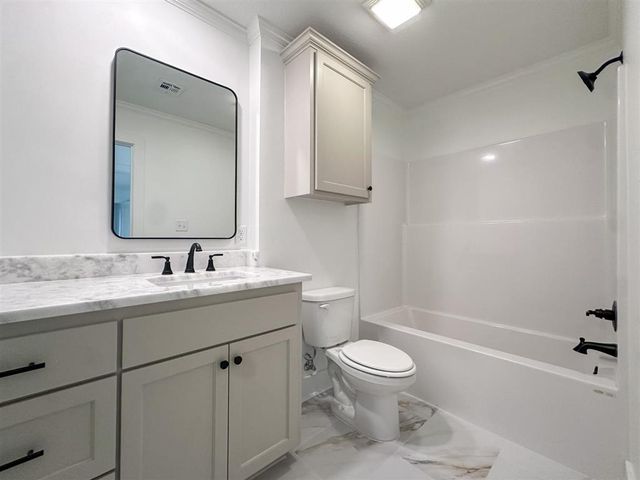 3202 Hodges Street, Lake Charles, LA 70601