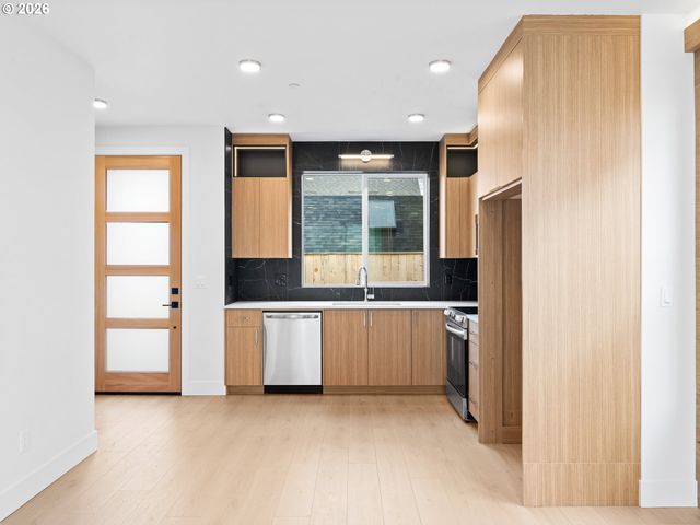 5187 Se 28TH Ave 10, Portland, OR 97202