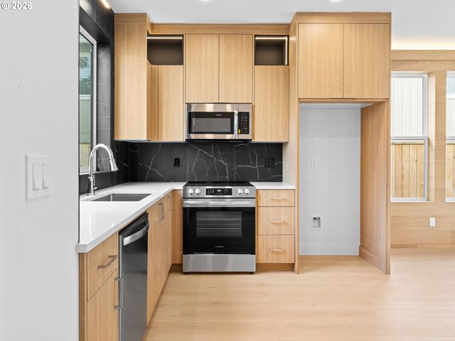 5187 Se 28TH Ave 10, Portland, OR 97202