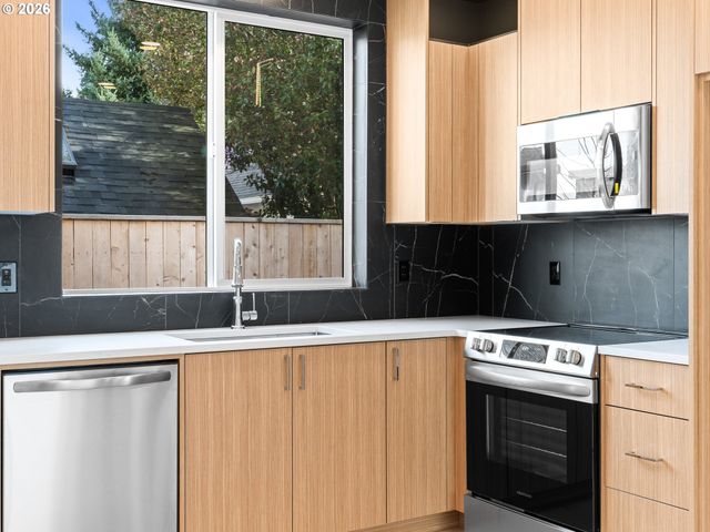 5187 Se 28TH Ave 10, Portland, OR 97202